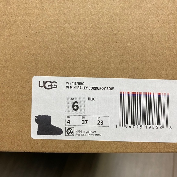 UGG | Mini Bailey Corduroy Bow Boots Black 6 NEW - Picture 11 of 11